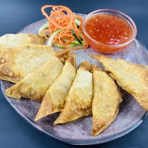 Gebackene Wantan süß-sauer