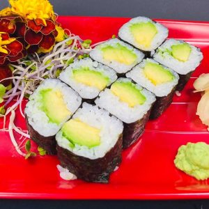 Avocado Maki mit Avocado