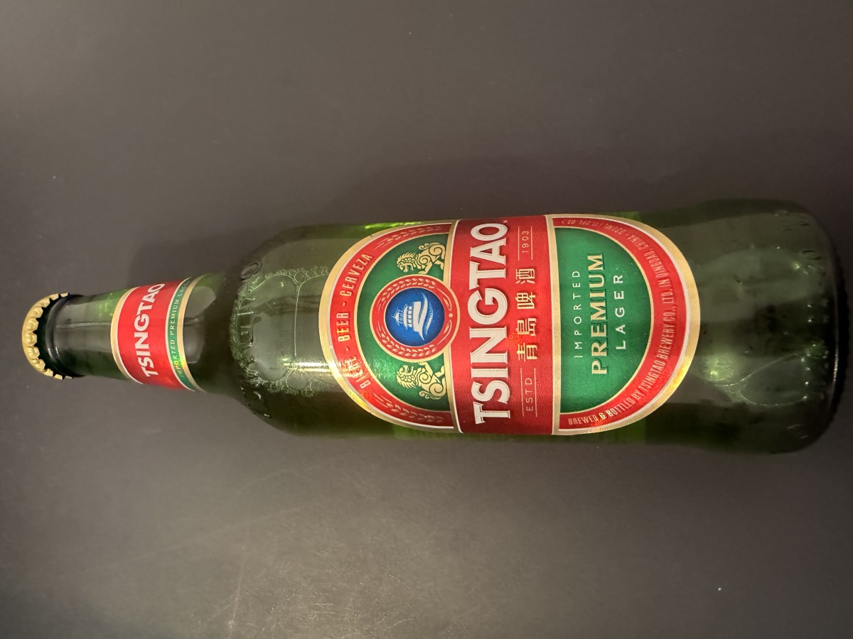 Tsing Tao(Fl. 0,33l) inkl. 25 Cent Pfand